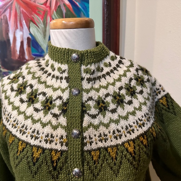 Norwegian Hand Knit Green Cardigan w/ Floral Pattern by Wm. Schmidt - S/M - Picture 4 of 13